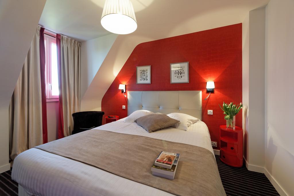 Hotel La Residence Des Artistes Роскоф Стая снимка