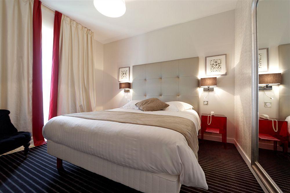 Hotel La Residence Des Artistes Роскоф Екстериор снимка