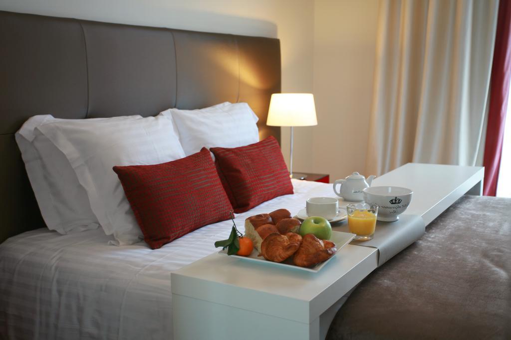 Hotel La Residence Des Artistes Роскоф Екстериор снимка
