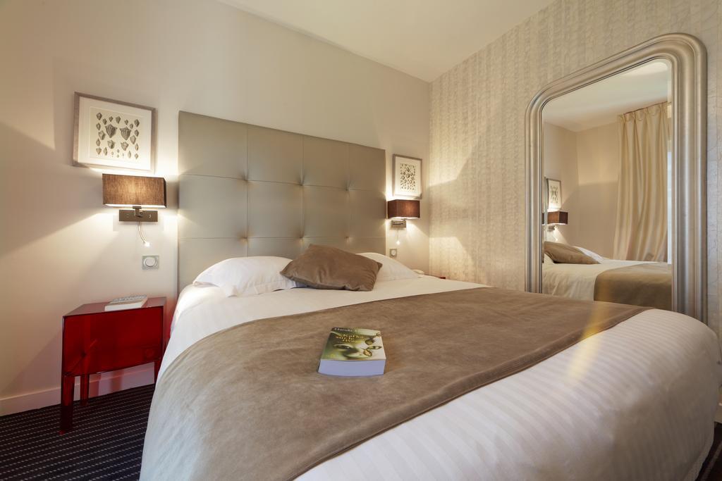 Hotel La Residence Des Artistes Роскоф Екстериор снимка