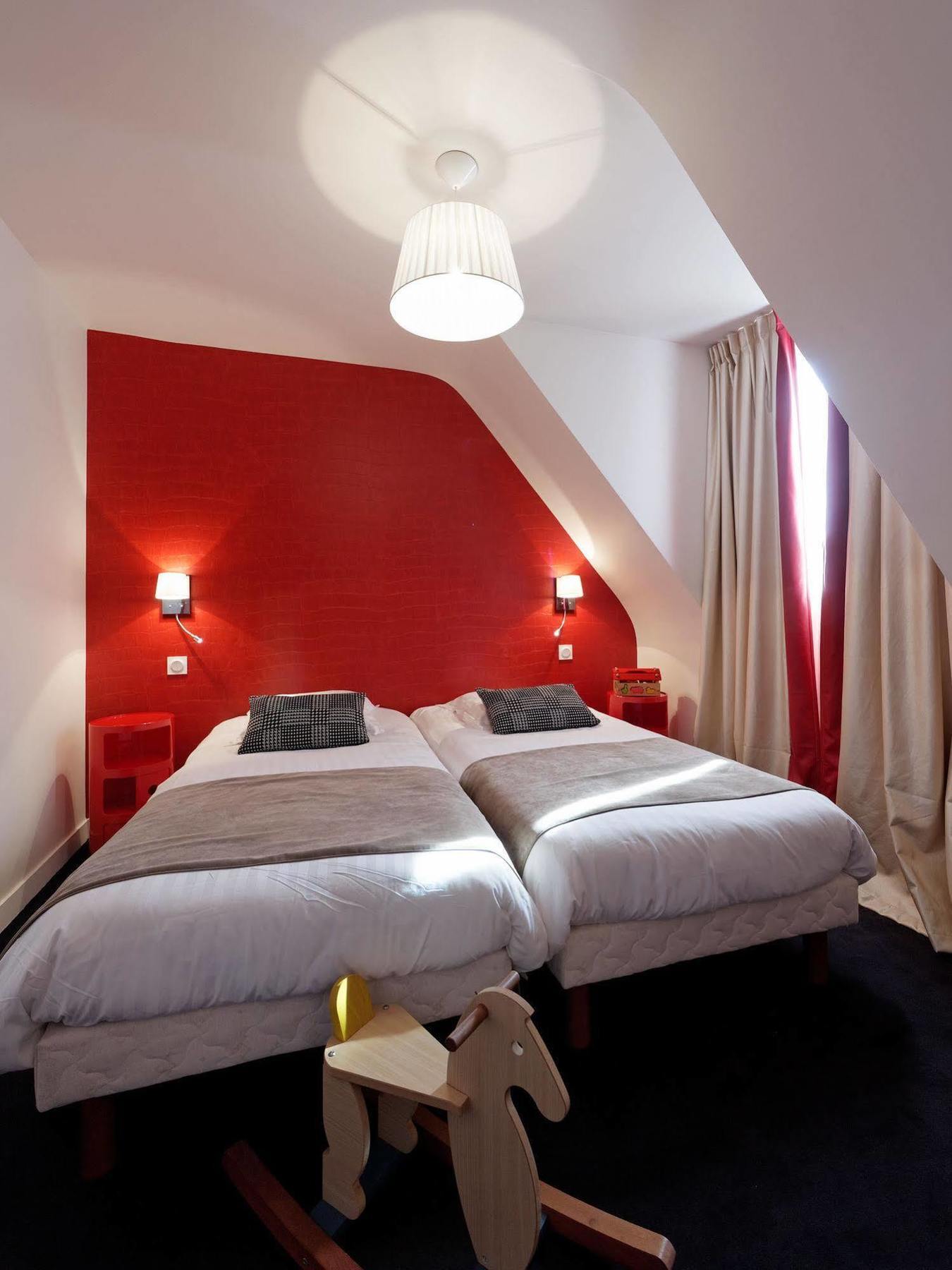 Hotel La Residence Des Artistes Роскоф Екстериор снимка